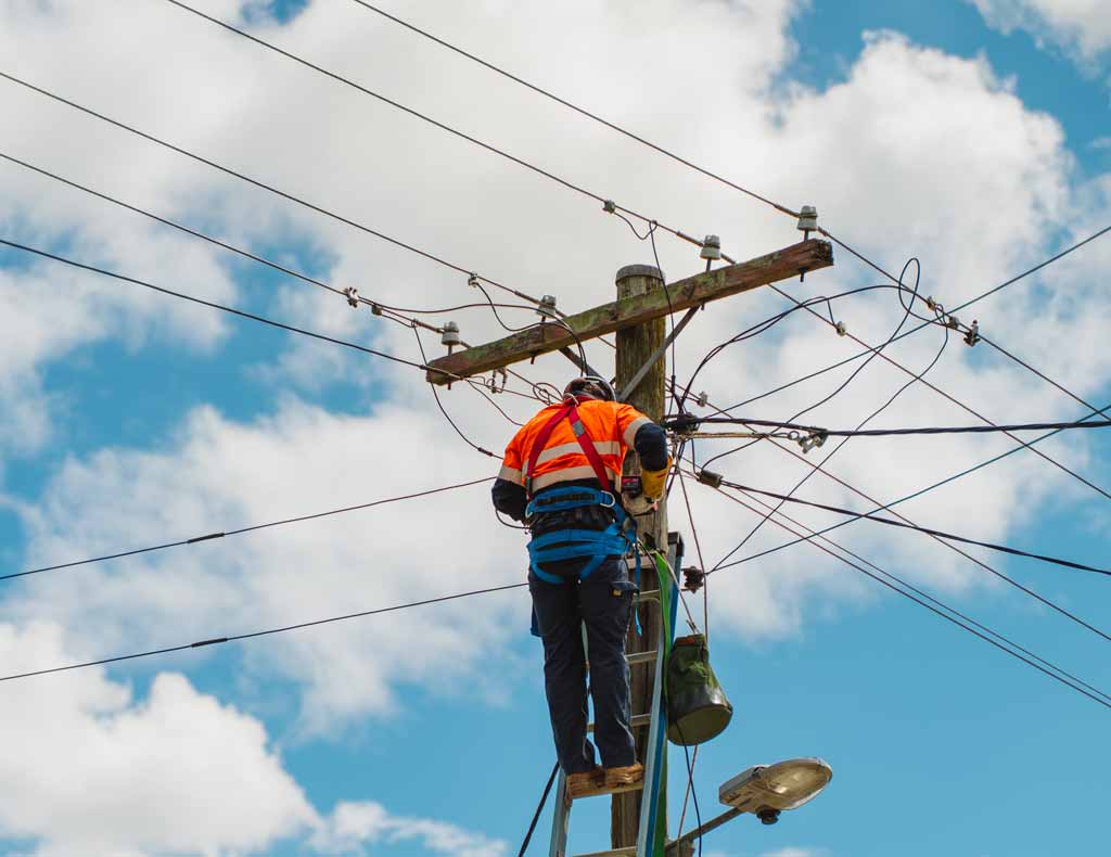 Level 2 Electrician vs Regular Electrician: What’s the Difference?